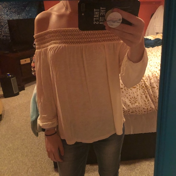 Ivory off the shoulder top - Picture 2 of 4